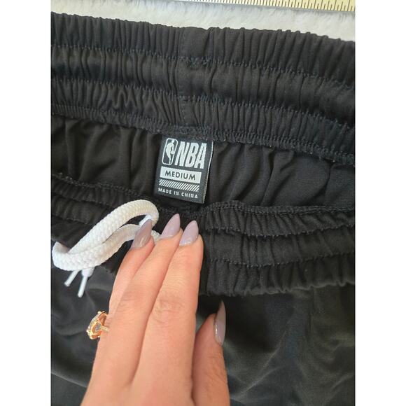 NBA Shorts Mens M  Black Logo Pull On Drawstring Stretch Basketball Active - Picture 3 of 4